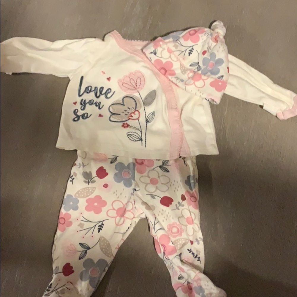 NEWBORN OUTFIT
